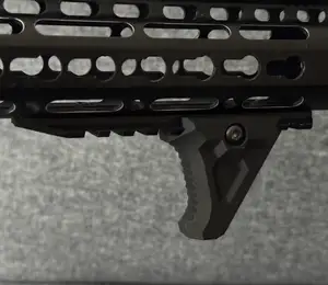 AR15 foregrip 6 - PICATINNY