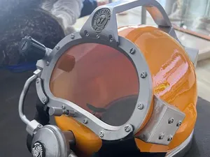 Casco Kirby Morgan