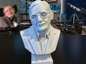 Stephen William Hawking – Bust