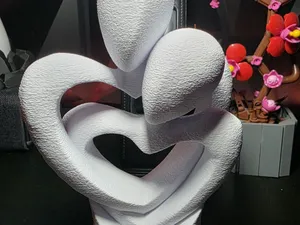 Scultura Coppia Abbracciata