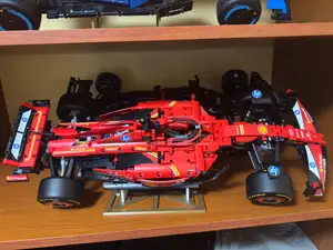 SF-24 Ferrari technic F1 stand (42207)