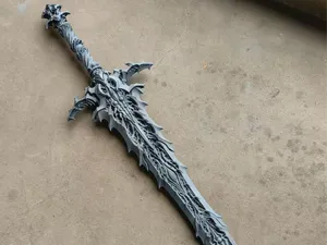 扎手的长剑