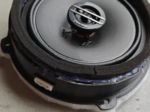 KIA Sportage QL door speaker replacement adapter