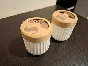 Salt and pepper shaker, with regulation, spice
