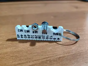 Portable metric screw and nut gauge measuring tool