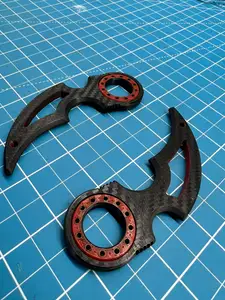 Spinner keychain karambit