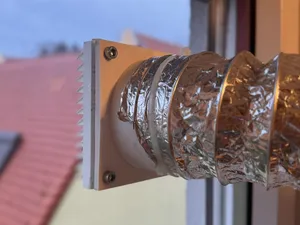 Universal 100mm Fensterauslass mit Regenschutz