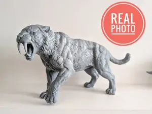 HYPER DETAILED SABRE TOOTHED TIGER