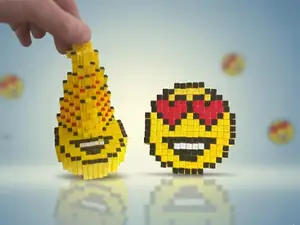 Pixel Art Love Emoji - Slime Fidget Toy