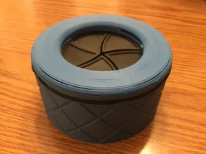 Container With Smooth Iris Mechanism