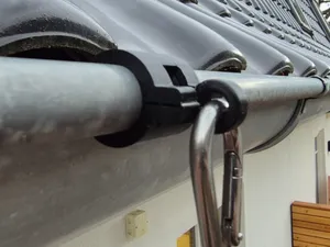 Stabiler Dachrinnenhaken für leichtes Sonnensegel