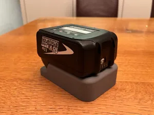 Makita‑Akkuhalter für eine aufgeräumte Werkstatt