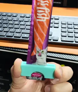 猫条挤出工具/cat treat dispenser