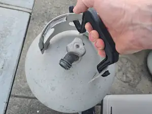 Propane cylinder carry handle