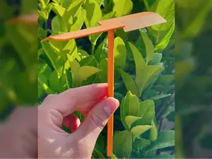 Hand launch helicopter toy