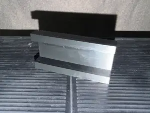 PV-Modul-Halterung für den Doppelstabmattenzaun