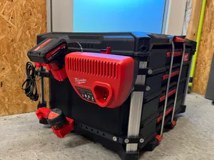 Milwaukee M12 Charger Mount – fits MPMSMS