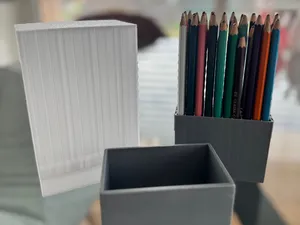 Gehäuse mit Abdeckung für Farbstift-Behälter