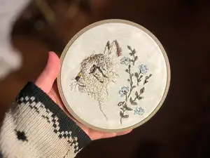 Embroidery hoop frame
