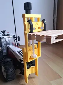 Stapler an Traktor