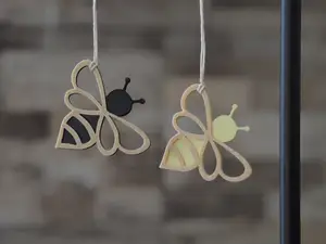 Bees for hanging