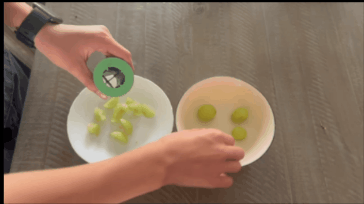 Grape and cherry tomato cutter