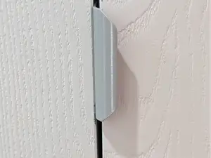 Minimalist Bifold Closet Door Handle