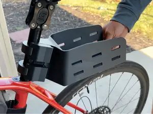 Clip on cargo rack / saddle bag for bike seat post