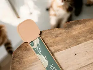 Spoon for cat cream