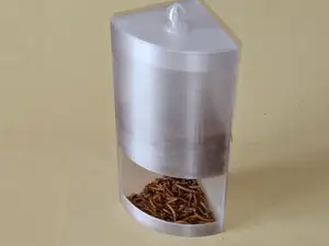 Mealworm dispenser - Mehlwurmspender