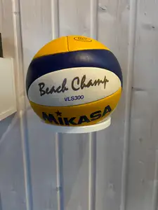 Ball Wallholder