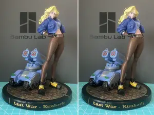 Last War Kimberly mit Waffe und Steinsockel