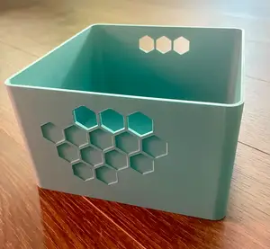 Box 20x20 with hexa pattern