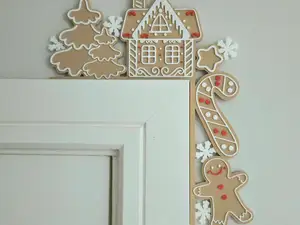 Gingerbread Christmas Door Corner
