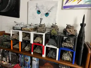 stackable 1/35 scale model tank display Stand