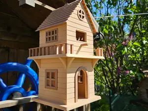 Birdhouse villa