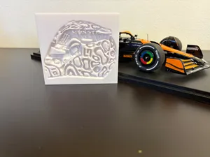Casco Lando Norris 2025