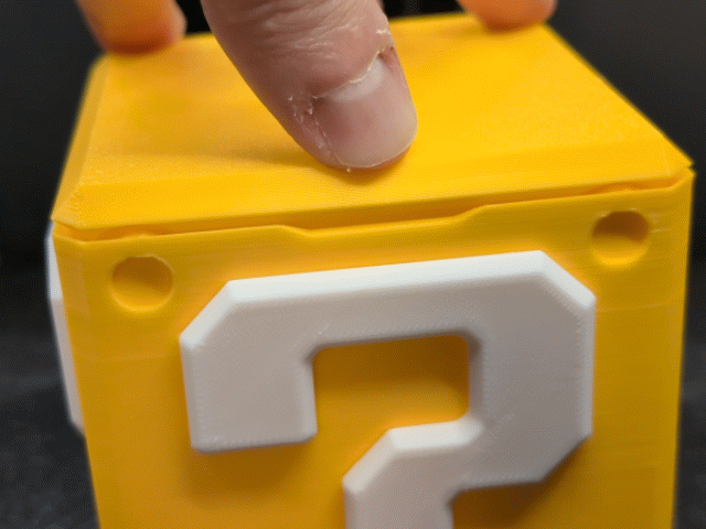 Super Mario Item Block Box Snap-on Lid