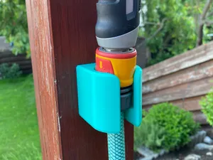 Universal Mount for Hose