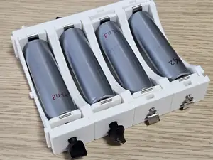 Robust connectable high current cell holder