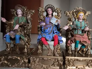 Santi Fratelli Martiri – Statue decorative