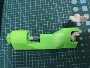 船模舷外机(使用130电机、极简结构)