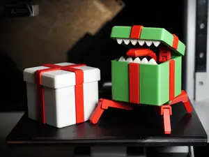 Transforming Giftbox Mimic - Model Kit
