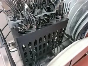 Dishwasher cutlery basket