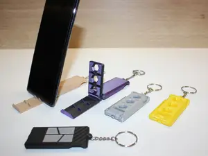 foldable phone stand keychain