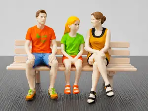 sitzende Familie (Sommer) geeignet für LGB  1:22,5
