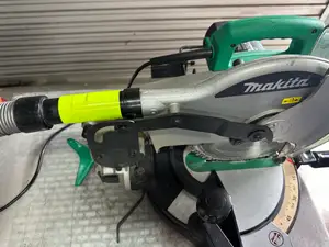 Makita Mitre saw adapter for vacuum extractor