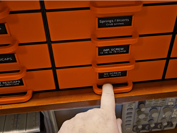 Customizable Gridfinity drawer chest
