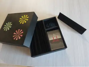 Portacarte e contenitore Hanabi