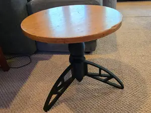 Stylish Round Topped End/Side Table Plant Stand